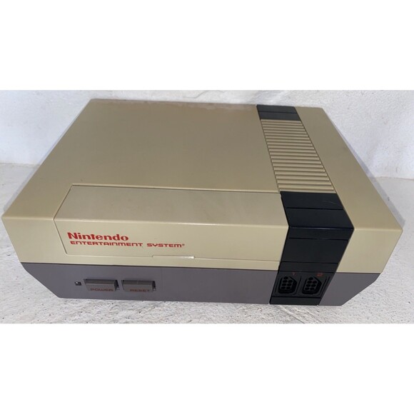 NINTENDO NES-001 Console Bundle With 2 Controllers! - Picture 5 of 10